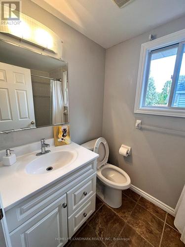 112 Cole Road, Guelph, ON - Indoor Photo Showing Bathroom