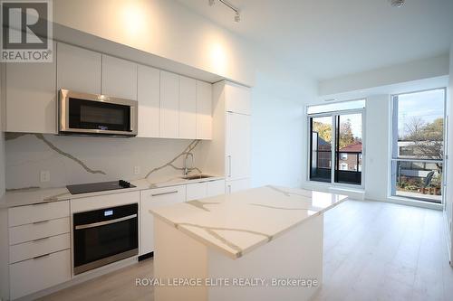 229 - 181 Sheppard Avenue E, Toronto, ON - Indoor Photo Showing Kitchen