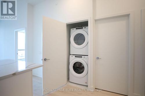 229 - 181 Sheppard Avenue E, Toronto, ON - Indoor Photo Showing Laundry Room