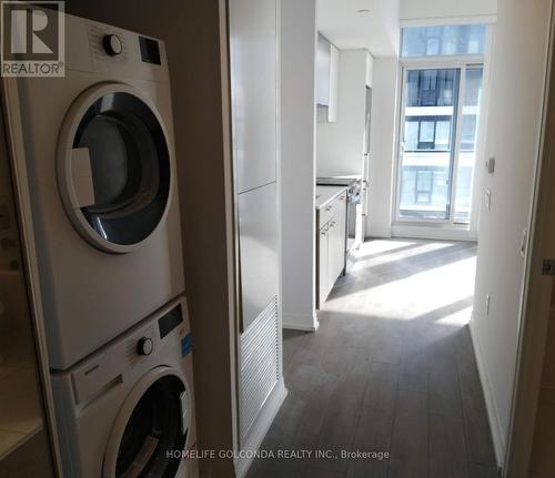 4905 - 251 Jarvis Street, Toronto, ON - Indoor Photo Showing Laundry Room