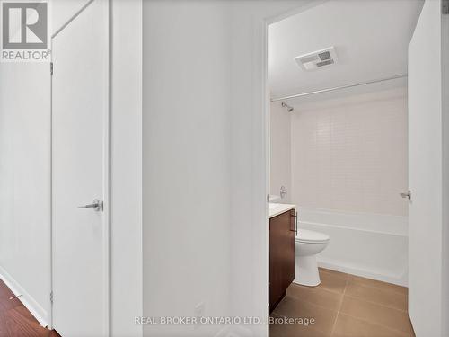 511 - 96 St Patrick Street, Toronto, ON - Indoor Photo Showing Bathroom