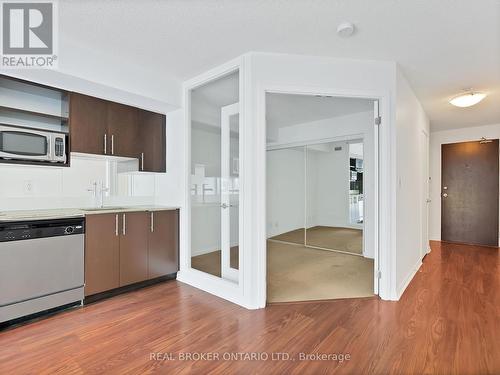 511 - 96 St Patrick Street, Toronto, ON - Indoor Photo Showing Kitchen