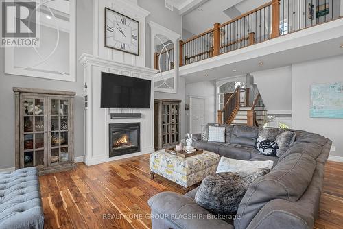 196 Francis Court, Windsor, ON - Indoor Photo Showing Living Room With Fireplace