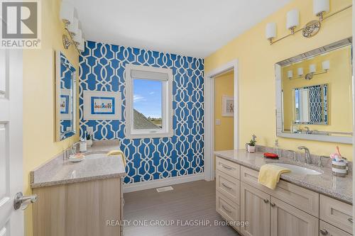 196 Francis Court, Windsor, ON - Indoor Photo Showing Bathroom