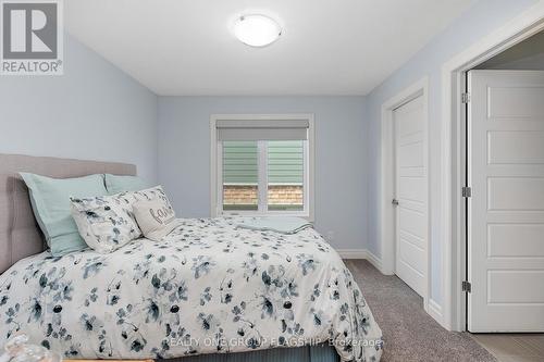 196 Francis Court, Windsor, ON - Indoor Photo Showing Bedroom