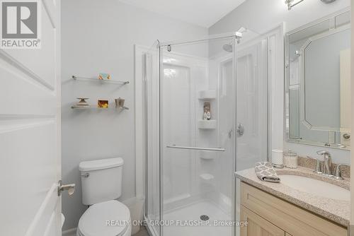 196 Francis Court, Windsor, ON - Indoor Photo Showing Bathroom