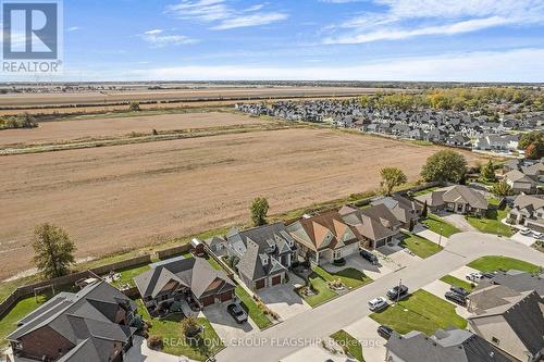 196 Francis Court, Windsor, ON - Outdoor With View