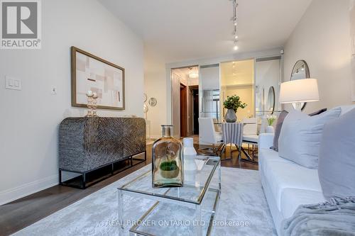 104 - 21 Scollard Street, Toronto, ON - Indoor Photo Showing Living Room