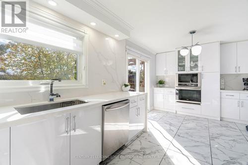 35 Heaslip Terrace, Toronto, ON - Indoor Photo Showing Kitchen