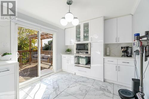 35 Heaslip Terrace, Toronto, ON - Indoor Photo Showing Kitchen