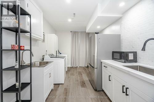 35 Heaslip Terrace, Toronto, ON - Indoor Photo Showing Kitchen