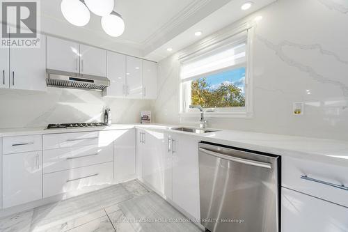 35 Heaslip Terrace, Toronto, ON - Indoor Photo Showing Kitchen With Upgraded Kitchen