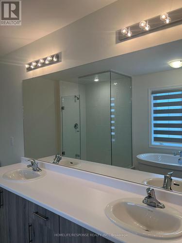 925 Rexton Drive, Oshawa, ON - Indoor Photo Showing Bathroom