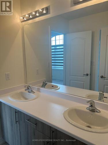 925 Rexton Drive, Oshawa, ON - Indoor Photo Showing Bathroom