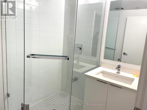 2322 - 2031 Kennedy Road, Toronto, ON - Indoor Photo Showing Bathroom