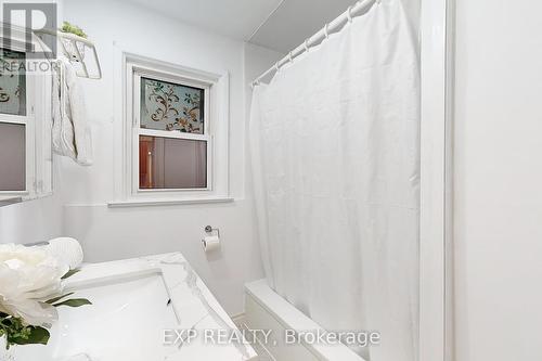 4 Highhill Drive, Toronto, ON - Indoor Photo Showing Bathroom