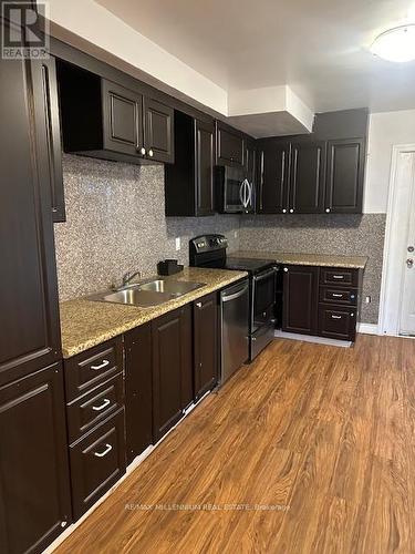 2559 Upper James Street, Hamilton, ON - Indoor Photo Showing Kitchen With Double Sink With Upgraded Kitchen