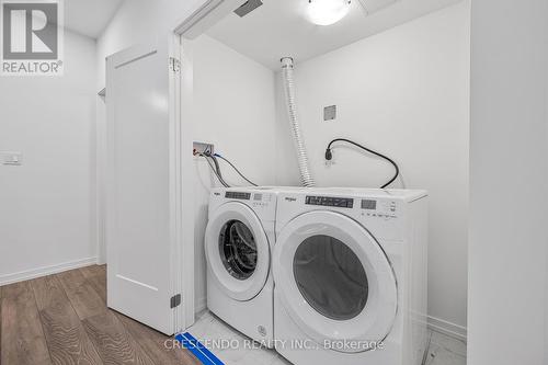 21 - 22 Lytham Green Circle, Newmarket, ON - Indoor Photo Showing Laundry Room