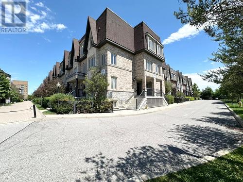 266 - 318 John Street, Markham, ON - Outdoor With Facade