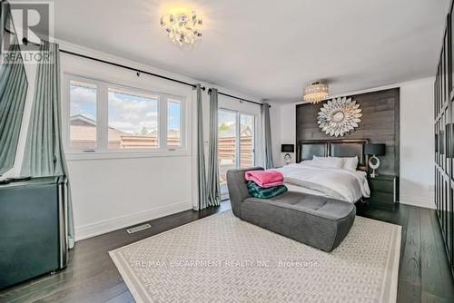 131 Green Road, Hamilton, ON - Indoor Photo Showing Bedroom