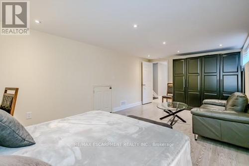 131 Green Road, Hamilton, ON - Indoor Photo Showing Bedroom