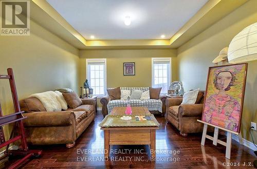 12 Ferretti Street, Vaughan, ON - Indoor Photo Showing Living Room