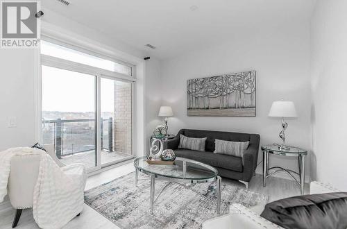 417 - 7325 Markham Road, Markham, ON - Indoor Photo Showing Living Room