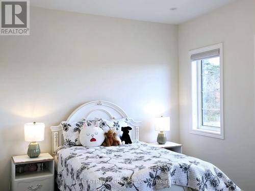 404 Baker Hill Boulevard, Whitchurch-Stouffville, ON - Indoor Photo Showing Bedroom