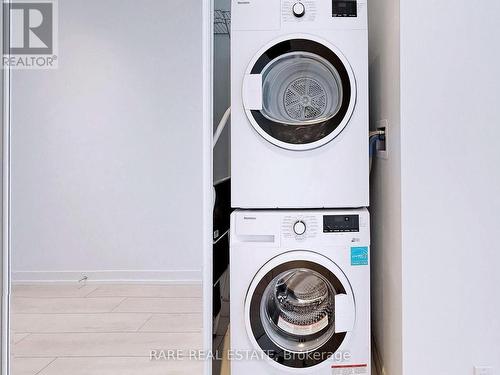 5210 - 5 Buttermill Avenue, Vaughan, ON - Indoor Photo Showing Laundry Room