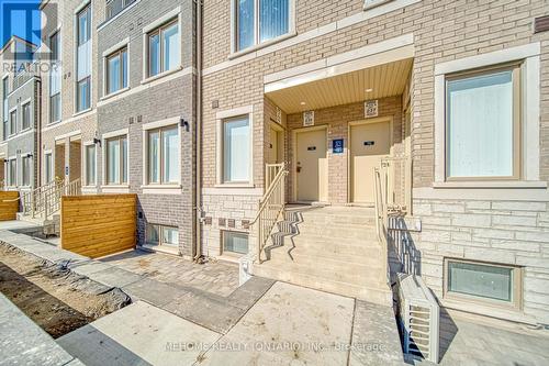 121 Honeycrisp Crest Way, Vaughan, ON - Outdoor With Facade