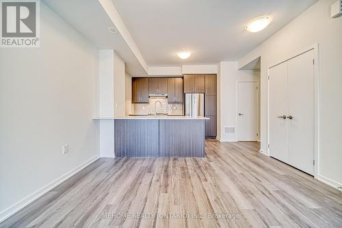 121 Honeycrisp Crest Way, Vaughan, ON - Indoor Photo Showing Kitchen