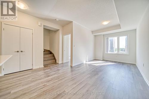 121 Honeycrisp Crest Way, Vaughan, ON - Indoor Photo Showing Other Room