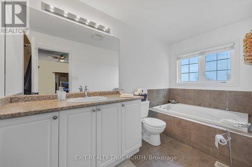 7 Links Trail, Georgian Bay, ON - Indoor Photo Showing Bathroom