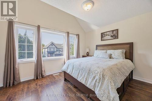 7 Links Trail, Georgian Bay, ON - Indoor Photo Showing Bedroom