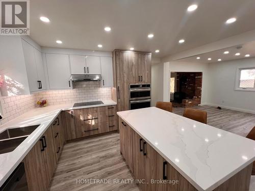 29 North Street N, Barrie, ON - Indoor Photo Showing Kitchen With Double Sink With Upgraded Kitchen