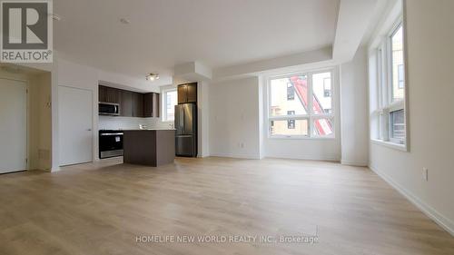 3 - 15 Lytham Green Circle, Newmarket, ON - Indoor Photo Showing Kitchen