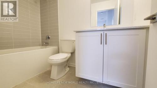 3 - 15 Lytham Green Circle, Newmarket, ON - Indoor Photo Showing Bathroom