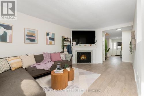 29 Perthshire Court, Hamilton, ON - Indoor Photo Showing Living Room With Fireplace