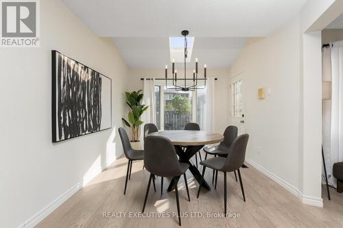 29 Perthshire Court, Hamilton, ON - Indoor Photo Showing Dining Room