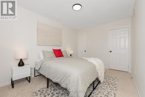 29 Perthshire Court, Hamilton, ON - Indoor Photo Showing Bedroom