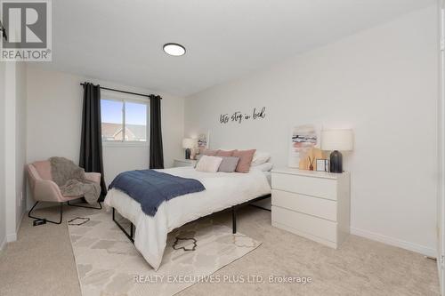 29 Perthshire Court, Hamilton, ON - Indoor Photo Showing Bedroom