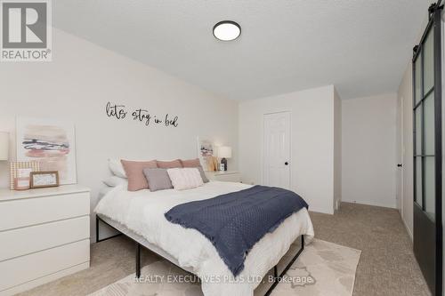 29 Perthshire Court, Hamilton, ON - Indoor Photo Showing Bedroom