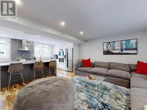 24 North Street, Uxbridge, ON - Indoor Photo Showing Living Room