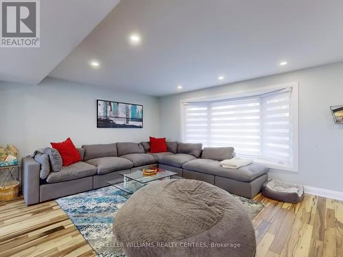 24 North Street, Uxbridge, ON - Indoor Photo Showing Living Room