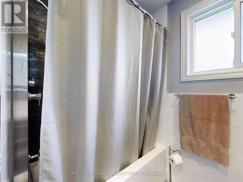 24 North Street, Uxbridge, ON - Indoor Photo Showing Bathroom