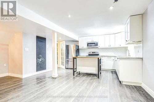 10 Rebecca Court, Barrie, ON - Indoor Photo Showing Kitchen