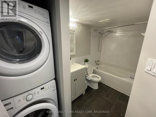 613 - 1512 Pilgrims Way, Oakville, ON - Indoor Photo Showing Laundry Room