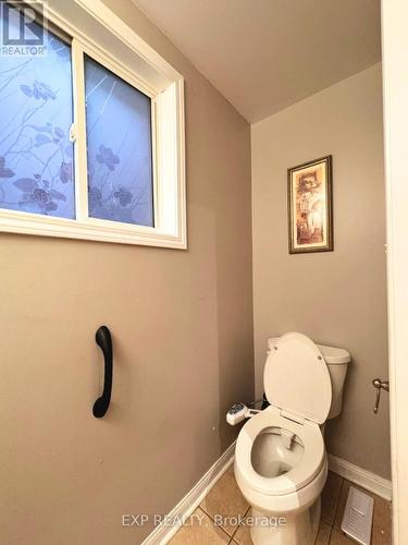 #Upper - 718 Irving Terrace, Milton, ON - Indoor Photo Showing Bathroom