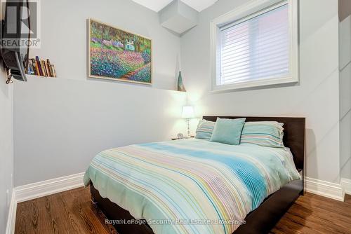 B - 184 Bartlett Avenue, Toronto, ON - Indoor Photo Showing Bedroom