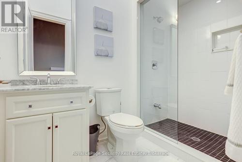 B - 184 Bartlett Avenue, Toronto, ON - Indoor Photo Showing Bathroom